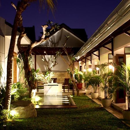 Grand Marto Hotel Jogjakarta Buitenkant foto