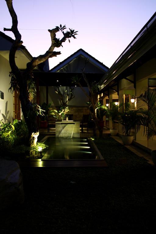 Grand Marto Hotel Jogjakarta Buitenkant foto