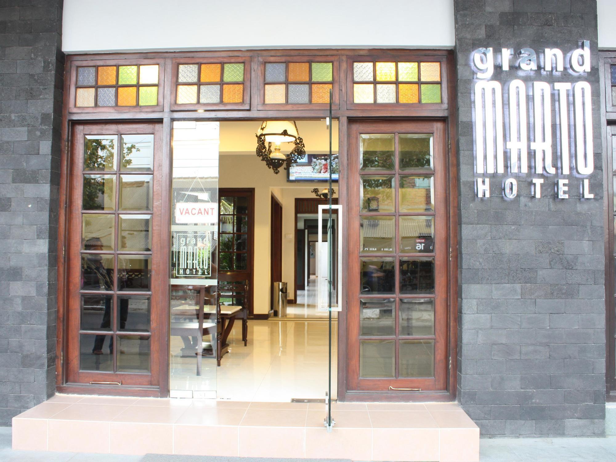 Grand Marto Hotel Jogjakarta Buitenkant foto