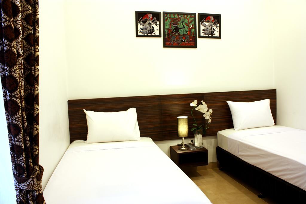 Grand Marto Hotel Jogjakarta Buitenkant foto