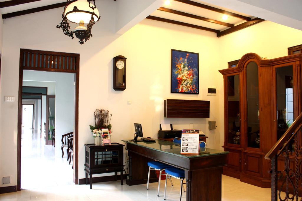Grand Marto Hotel Jogjakarta Buitenkant foto