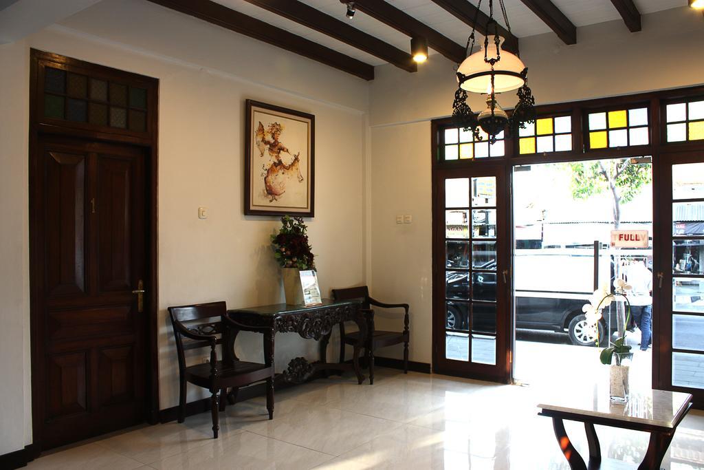 Grand Marto Hotel Jogjakarta Buitenkant foto